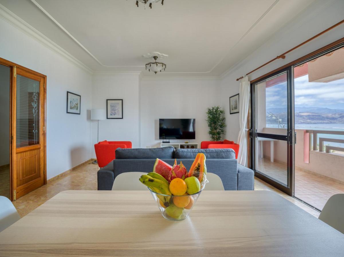 Huge Balcony Over Canteras By Canariasgetaway Casa de vacances
